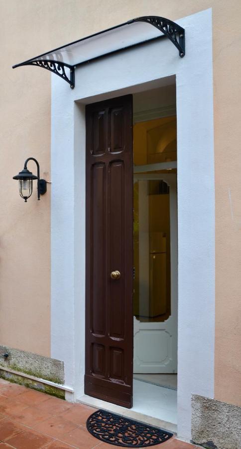 דסנזאנו דל גארדה Duomo26 Boutique Apartment מראה חיצוני תמונה